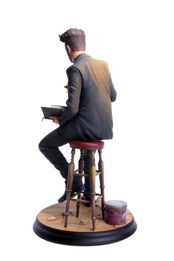 PREACHER: Jesse Custer Statue Exclusive Fashion - Image 4